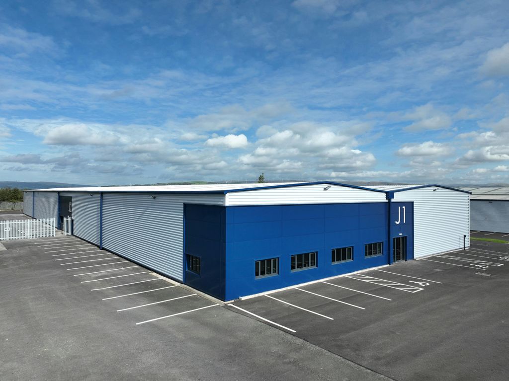Property photo 3 of 14 J1.Jpg
