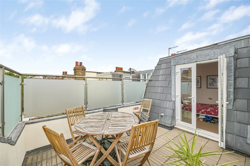 Property photo 2 of 19 Picture No. 52