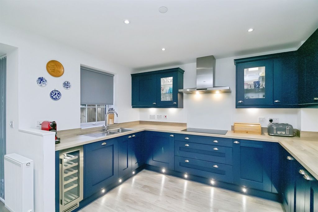 Property photo 3 of 22