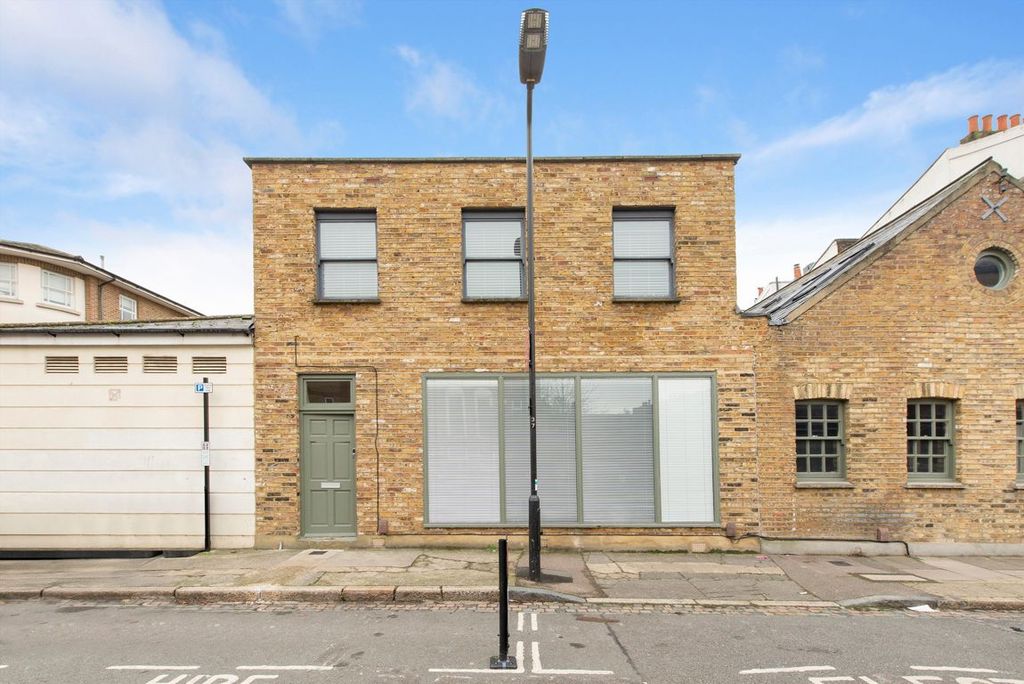 Property photo 1 of 6