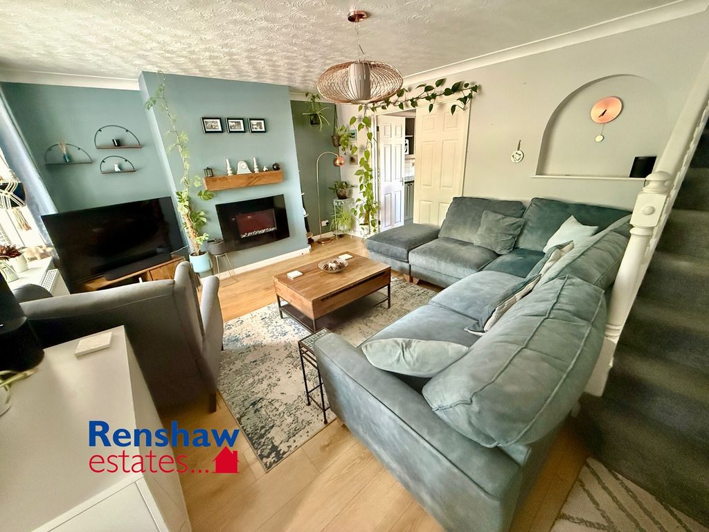 Property photo 1 of 19 L (2)