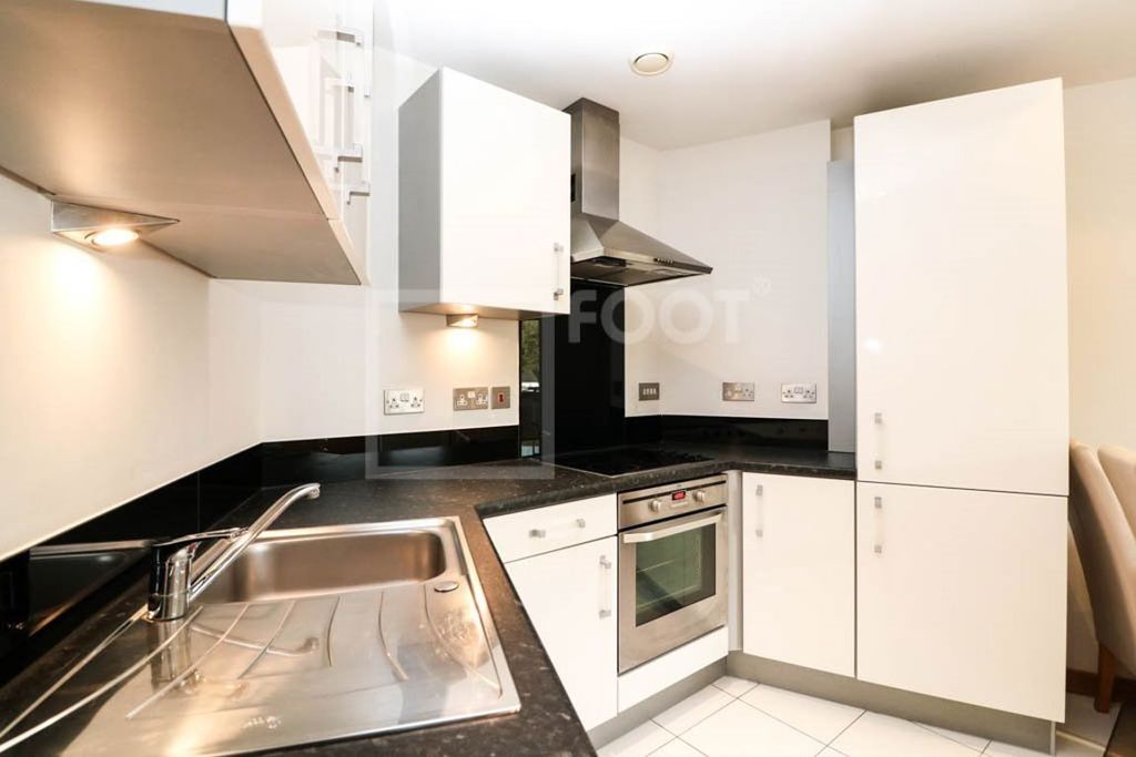 Property photo 2 of 39