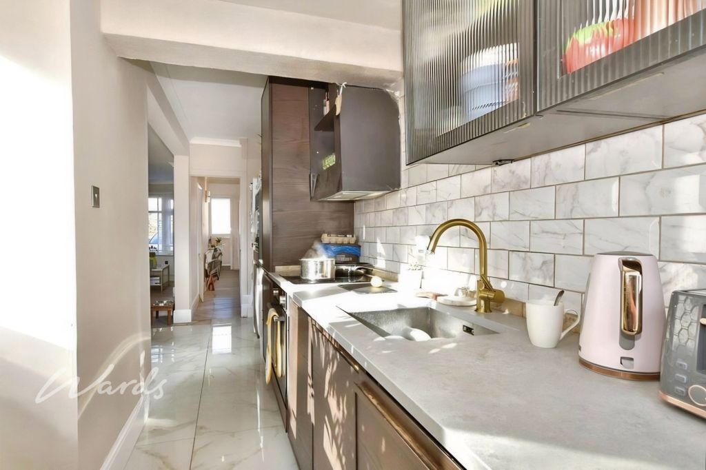 Property photo 3 of 9 Kitchen.