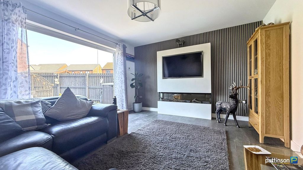 Property photo 3 of 32