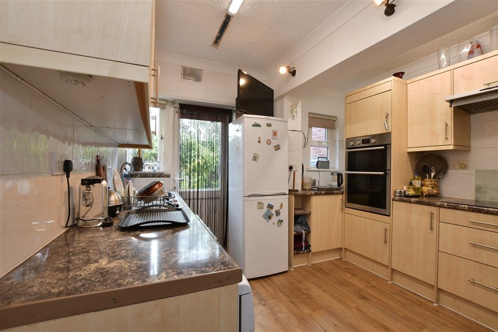 Property photo 2 of 16 Kitchen