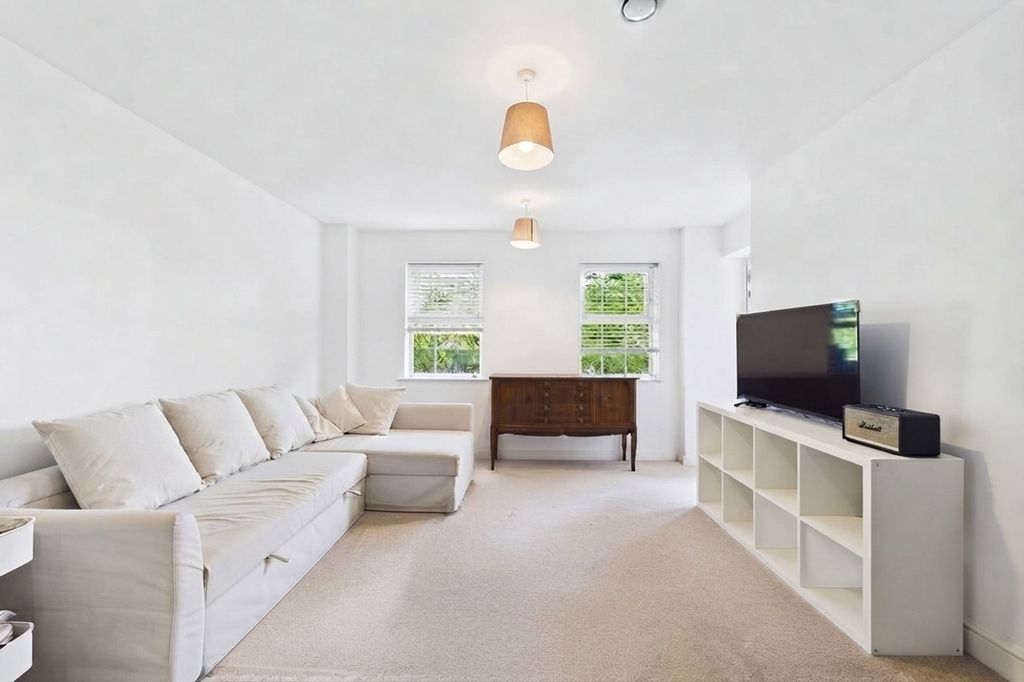 Property photo 3 of 10 Picture No. 05