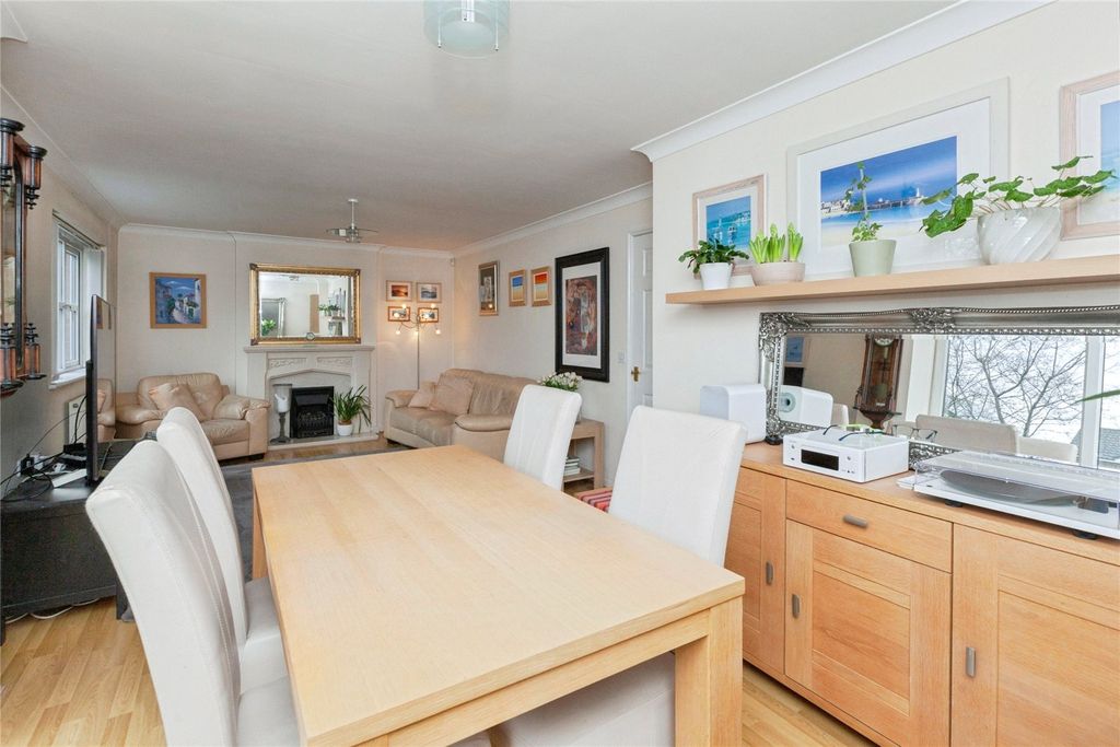 Property photo 3 of 17 Picture No. 06