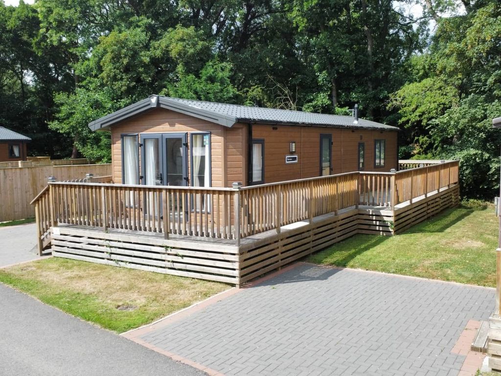 Property photo 1 of 9