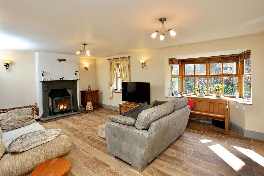 Property photo 2 of 55