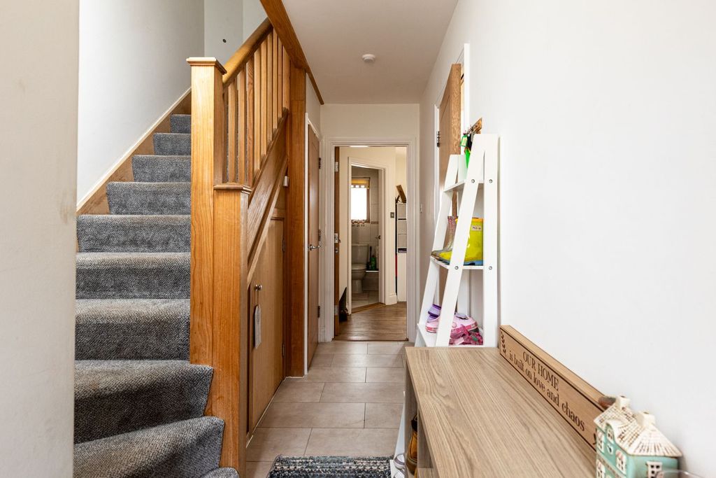 Property photo 2 of 37