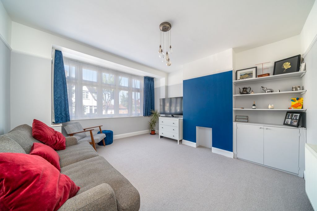 Property photo 2 of 19