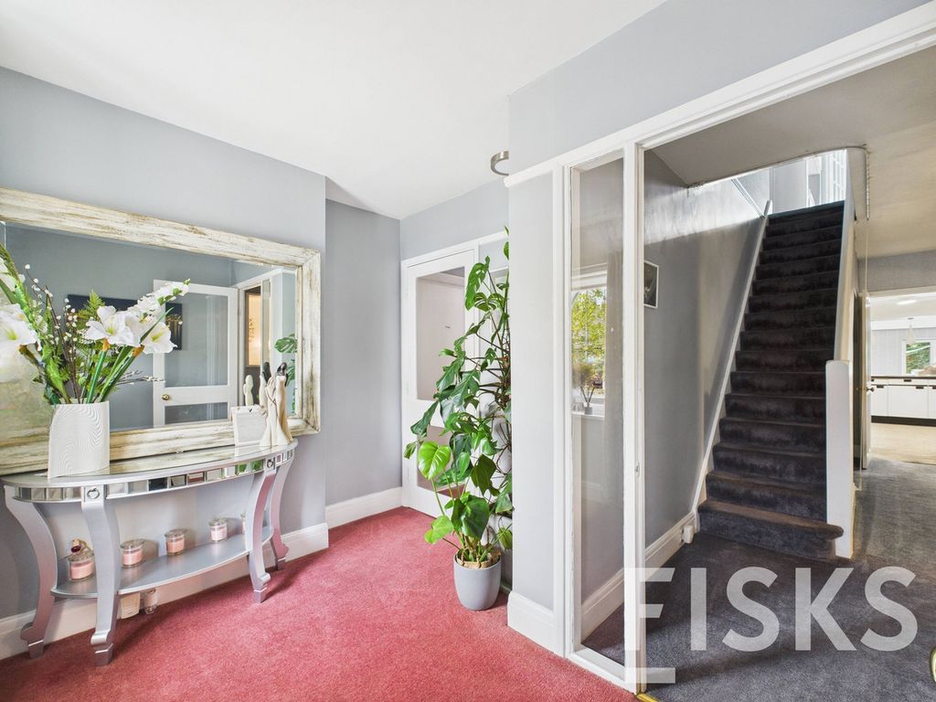 Property photo 2 of 25