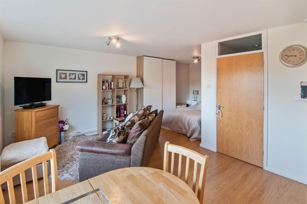 Property photo 2 of 8 Image