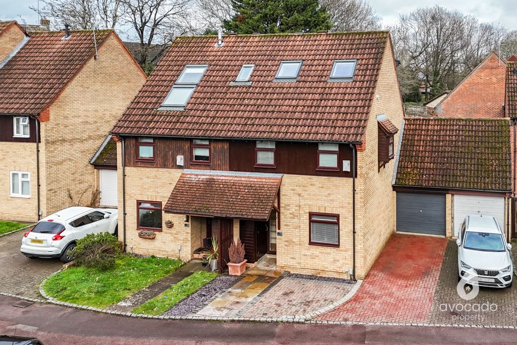 Property photo 1 of 40 4894610