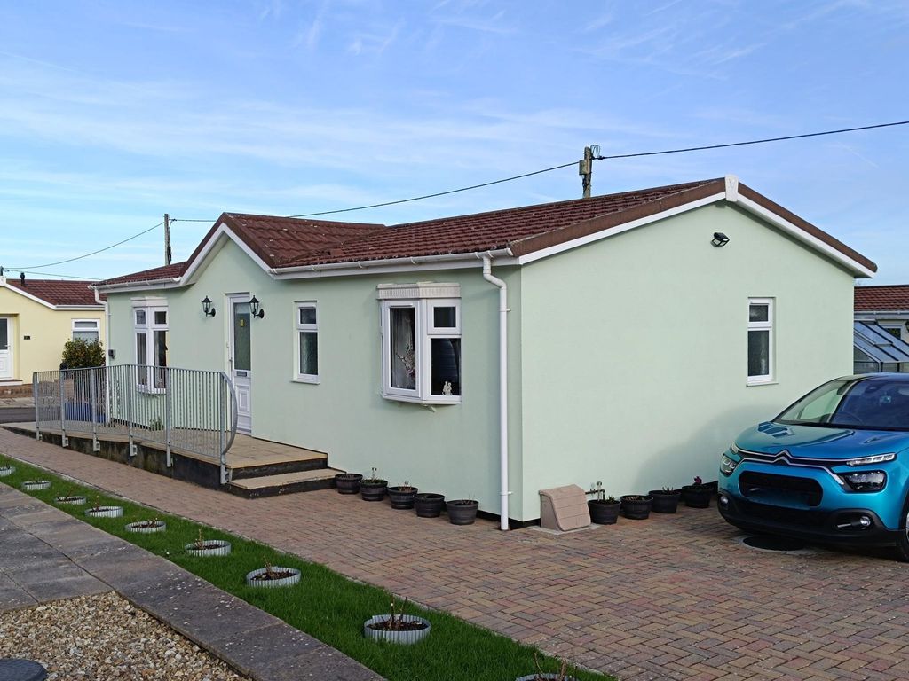 Property photo 1 of 20 External