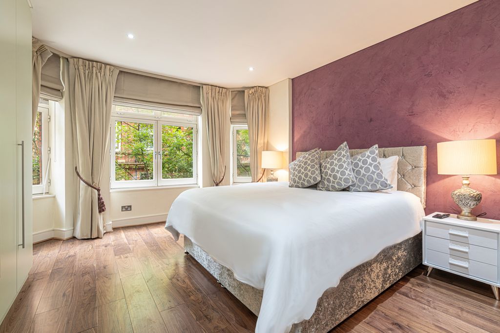 Property photo 2 of 22