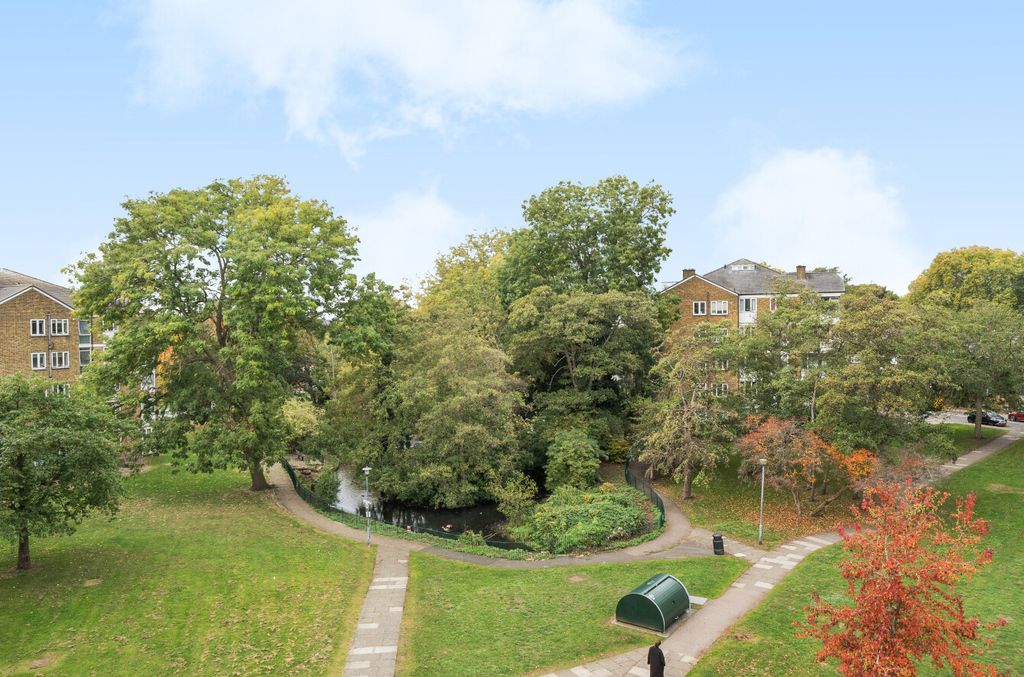 Property photo 3 of 20 1365295-3-68Eccff...