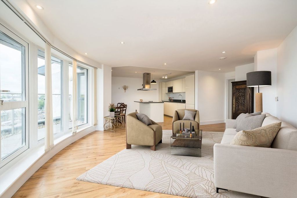 Property photo 2 of 6