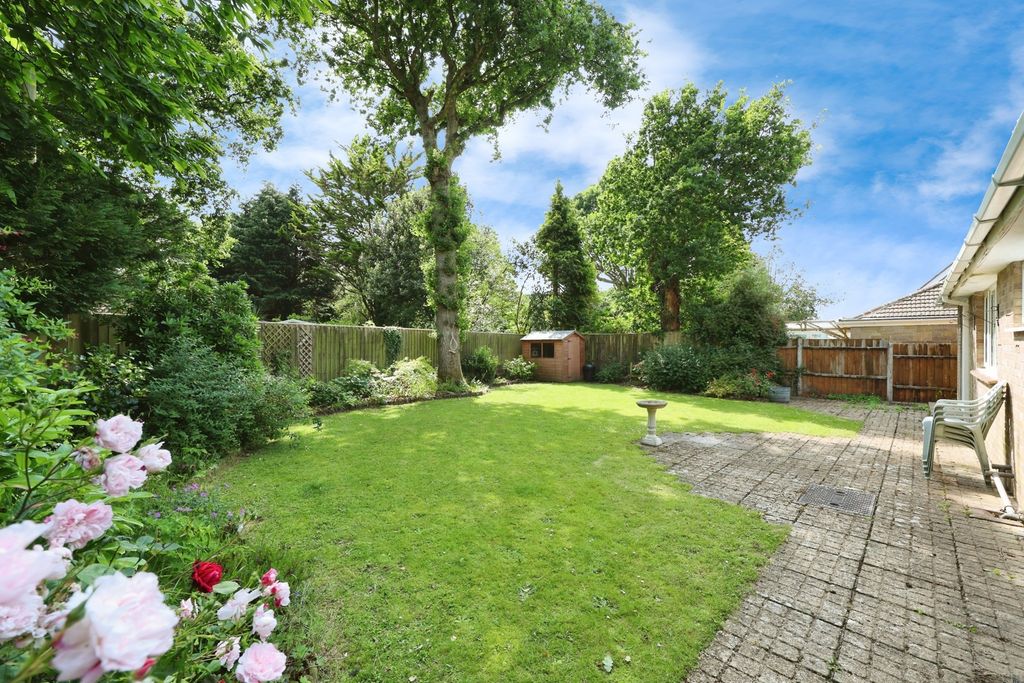 Property photo 2 of 17 Photo