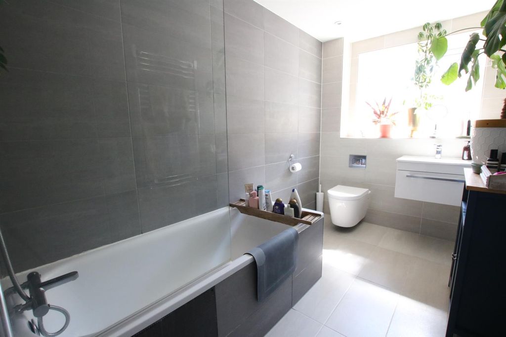 Property photo 2 of 13 Bathroom.Jpg