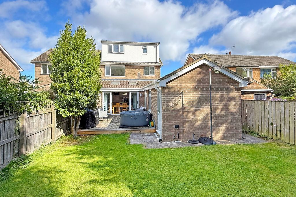 Property photo 1 of 34
