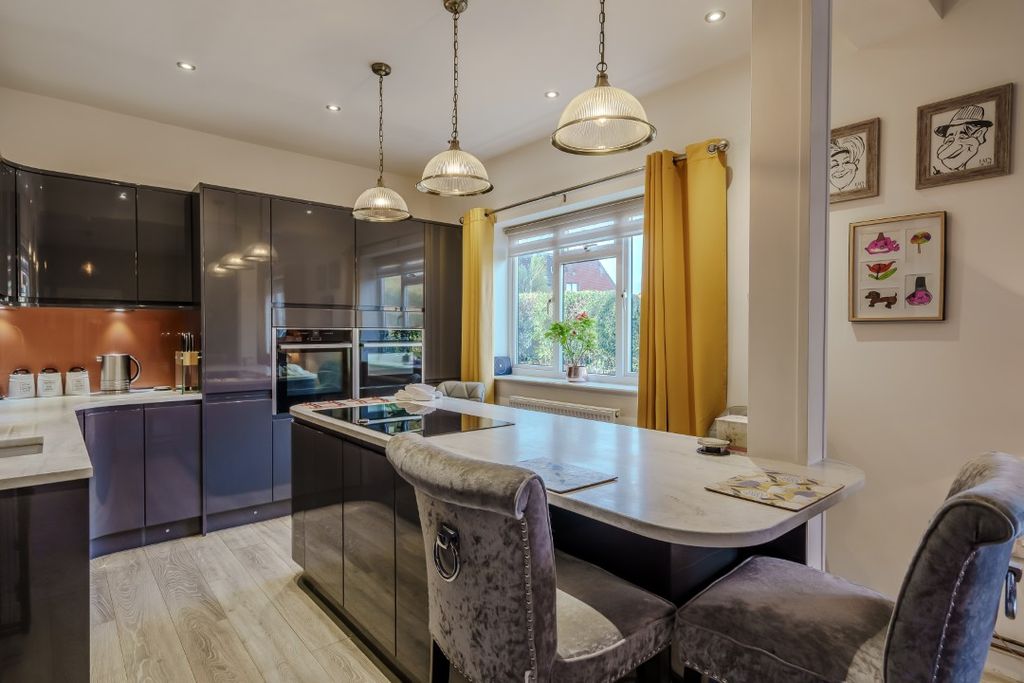 Property photo 3 of 29