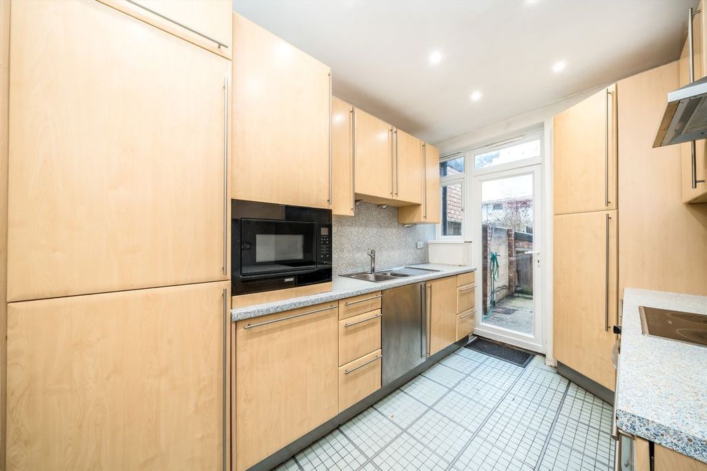 Property photo 3 of 8