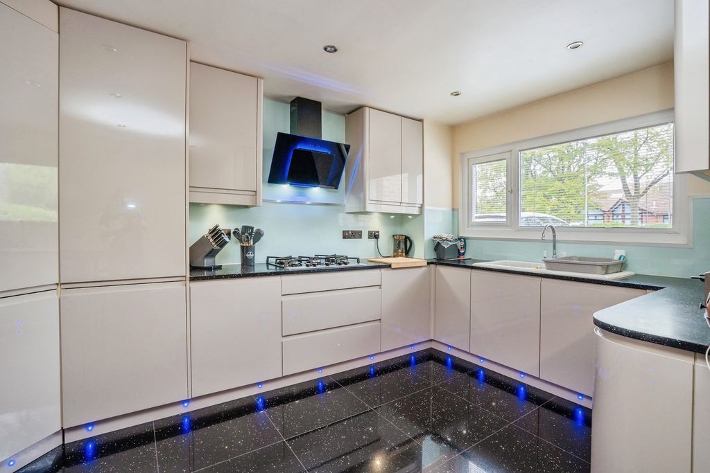 Property photo 2 of 14 Pbox-Img.Jpg