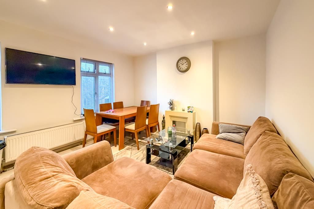 Property photo 2 of 12 Kitchen/Living Room