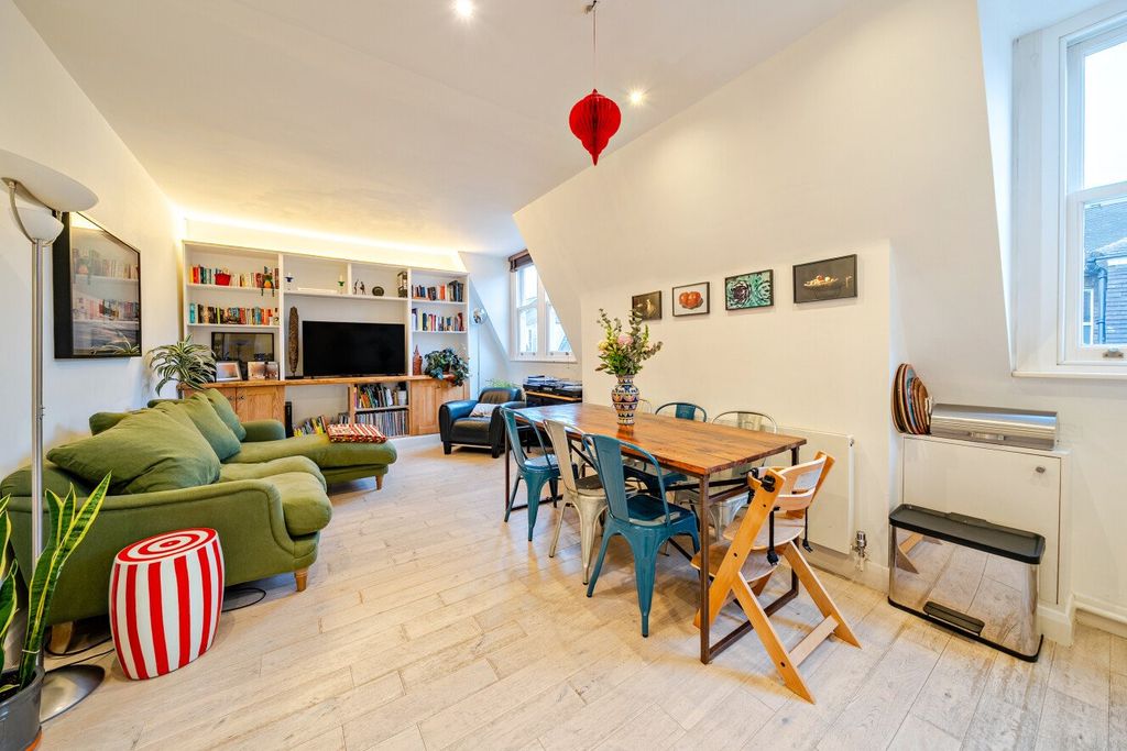 Property photo 3 of 20 Picture No. 27