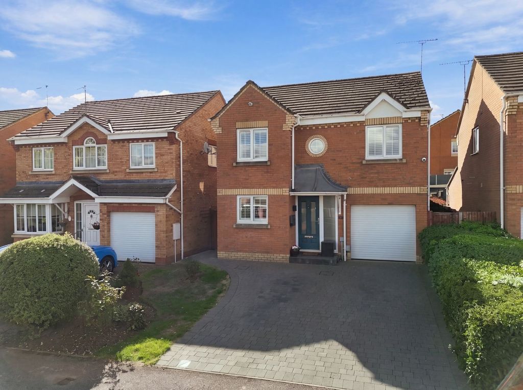 Property photo 2 of 34