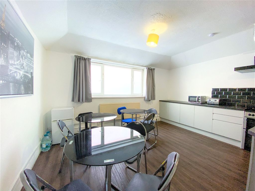 Property photo 3 of 8 Picture No. 02