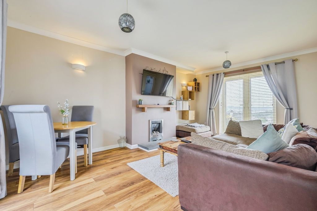 Property photo 3 of 17 Photo