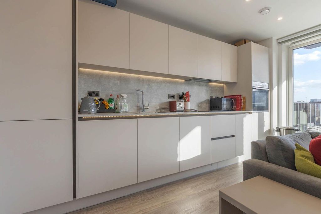 Property photo 3 of 29 Kitchen