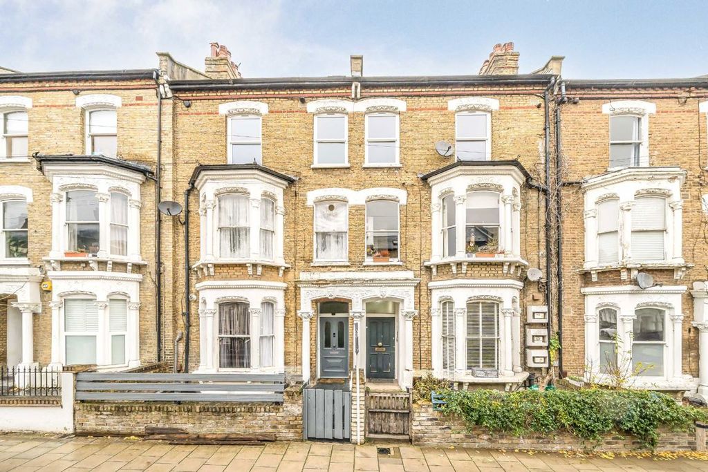 Property photo 1 of 8