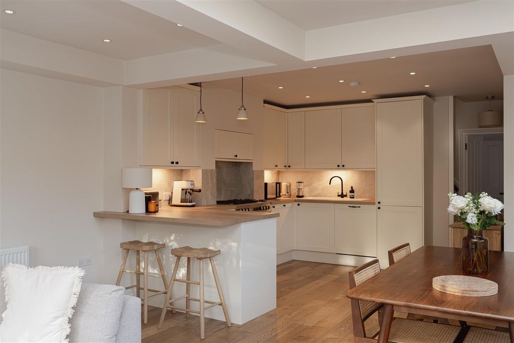 Property photo 2 of 14 6.Jpg