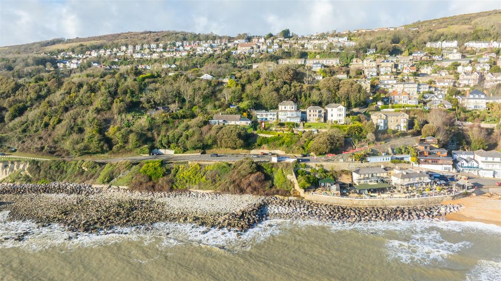 Property photo 1 of 33