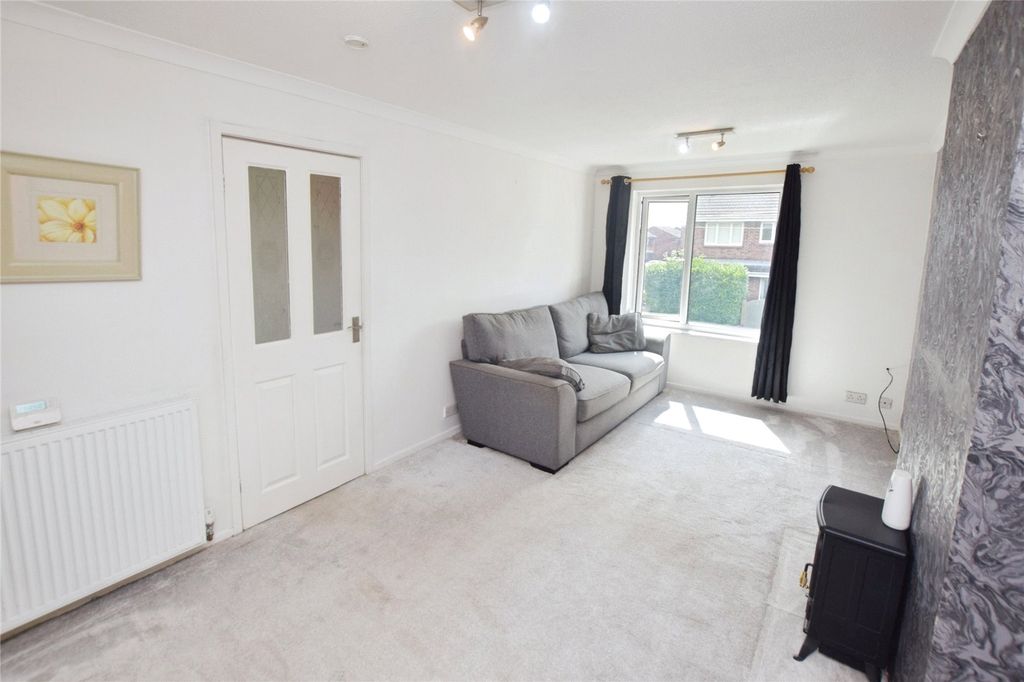 Property photo 2 of 6 Picture No. 12