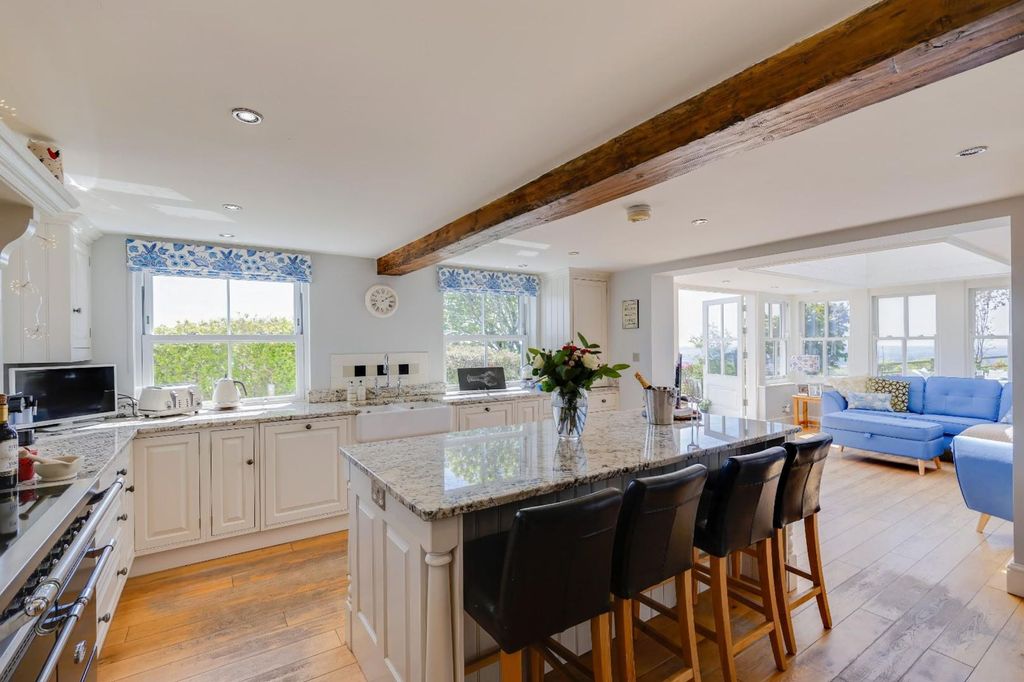 Property photo 1 of 26 Kitchen