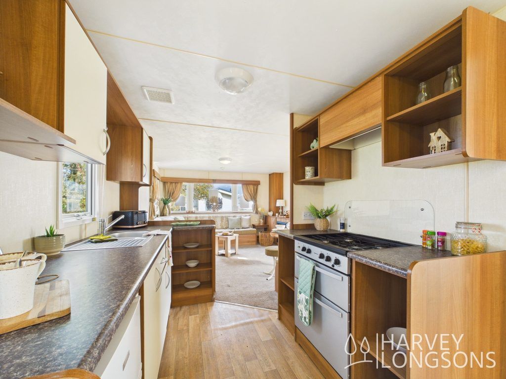 Property photo 3 of 17 Abi Superior Holiday Home Kitchen Interior