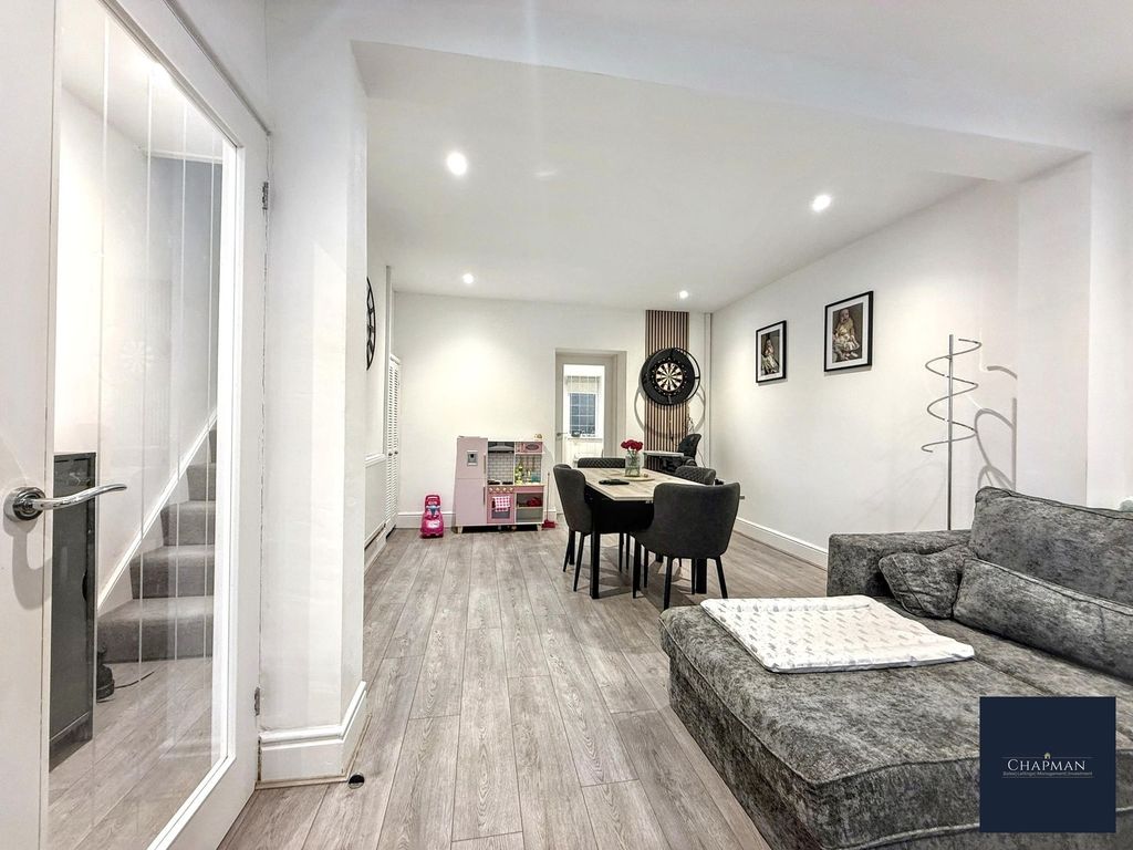 Property photo 2 of 21