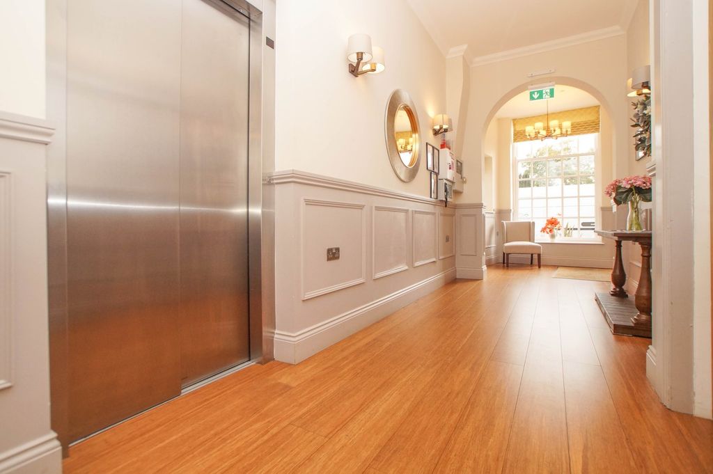 Property photo 3 of 19 Communal Entrance Hall