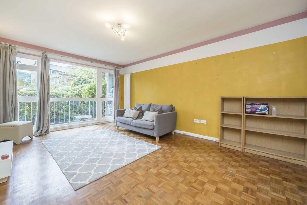 Property photo 2 of 8