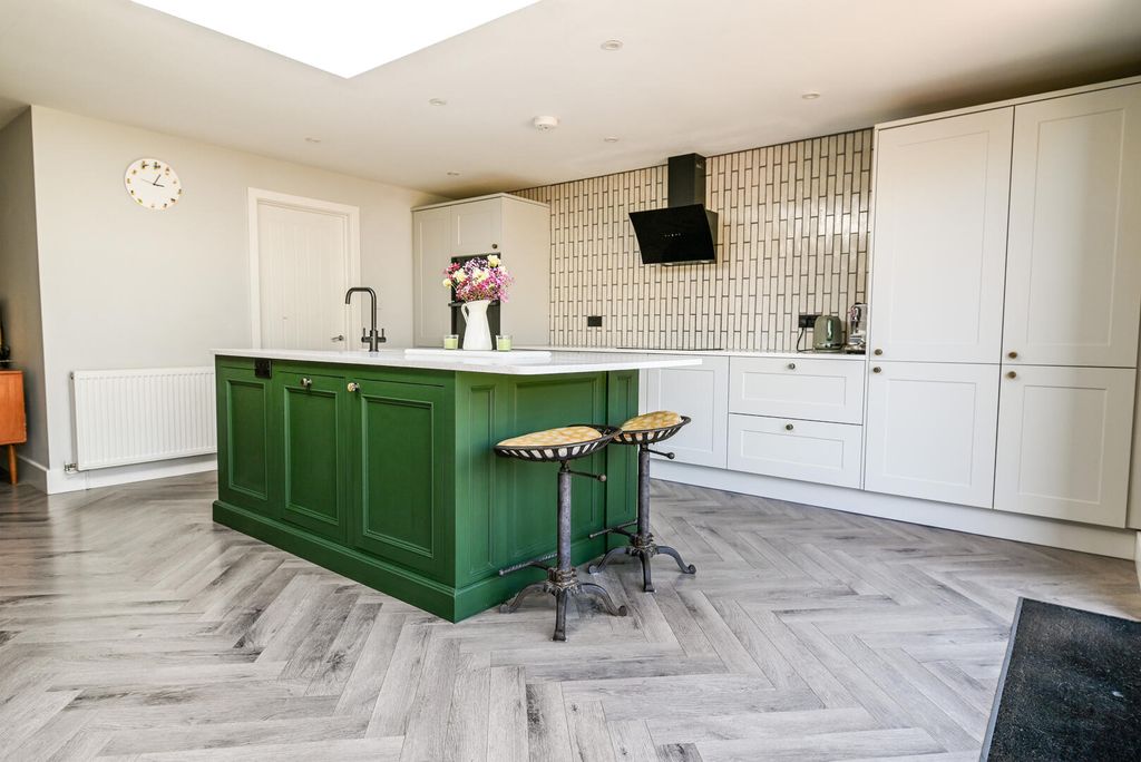 Property photo 2 of 23 Kitchen