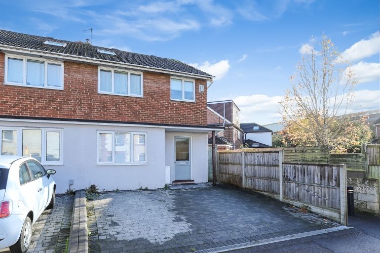 Property photo 3 of 10 External