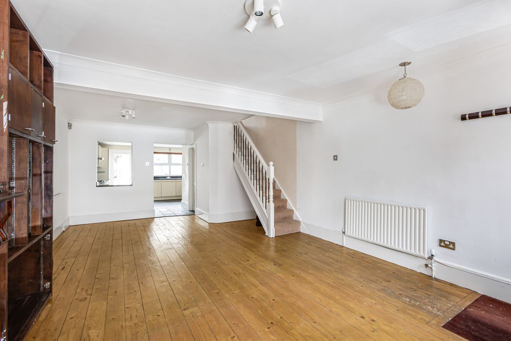 Property photo 3 of 19