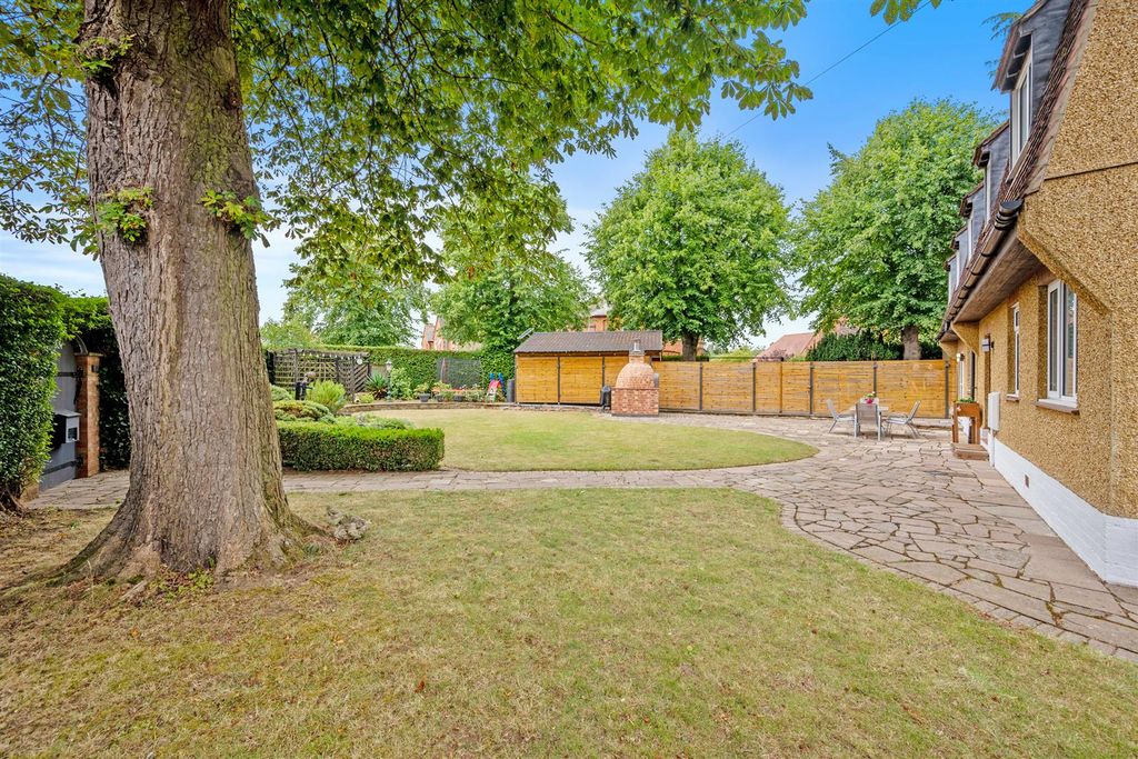 Property photo 3 of 38 Garden