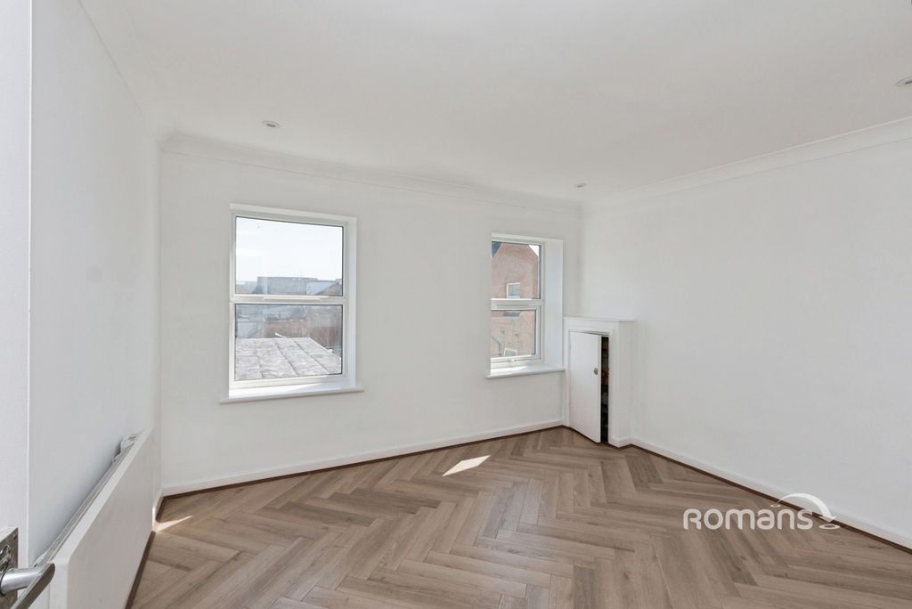 Property photo 2 of 11 Pbox-Img.Jpg