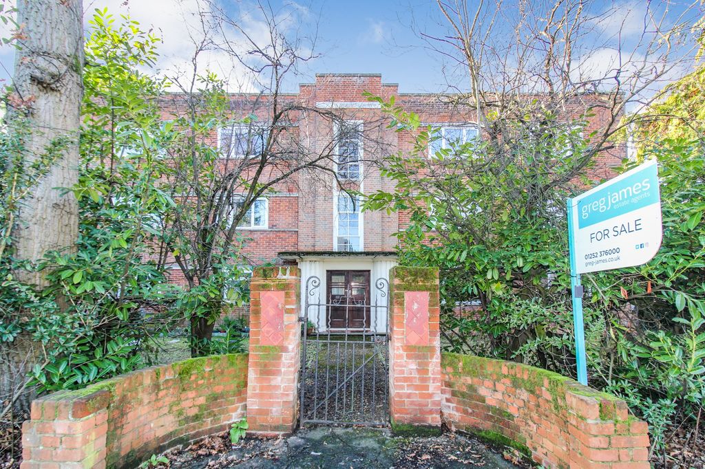 Property photo 1 of 10