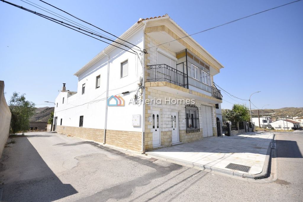 Property photo 2 of 26